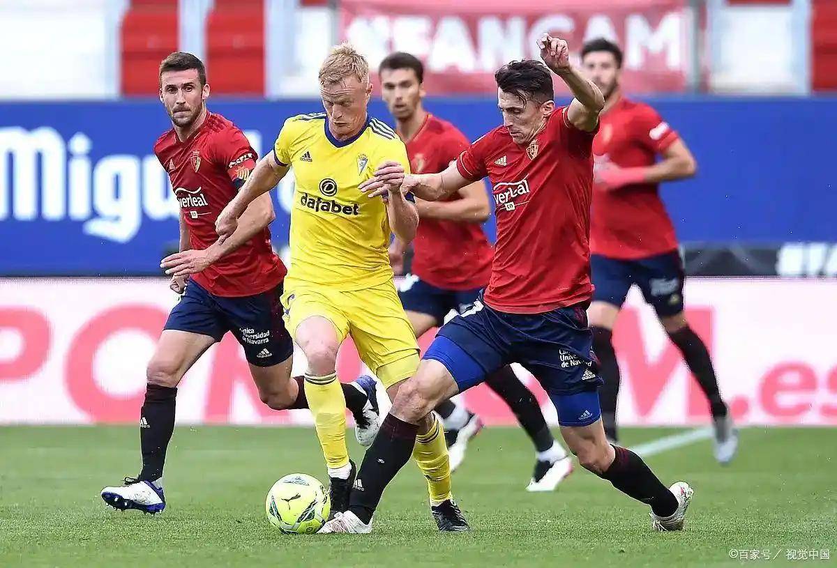 伯恩茅斯主场惨败富勒姆，中场精彩组织难以挽救局面的简单介绍