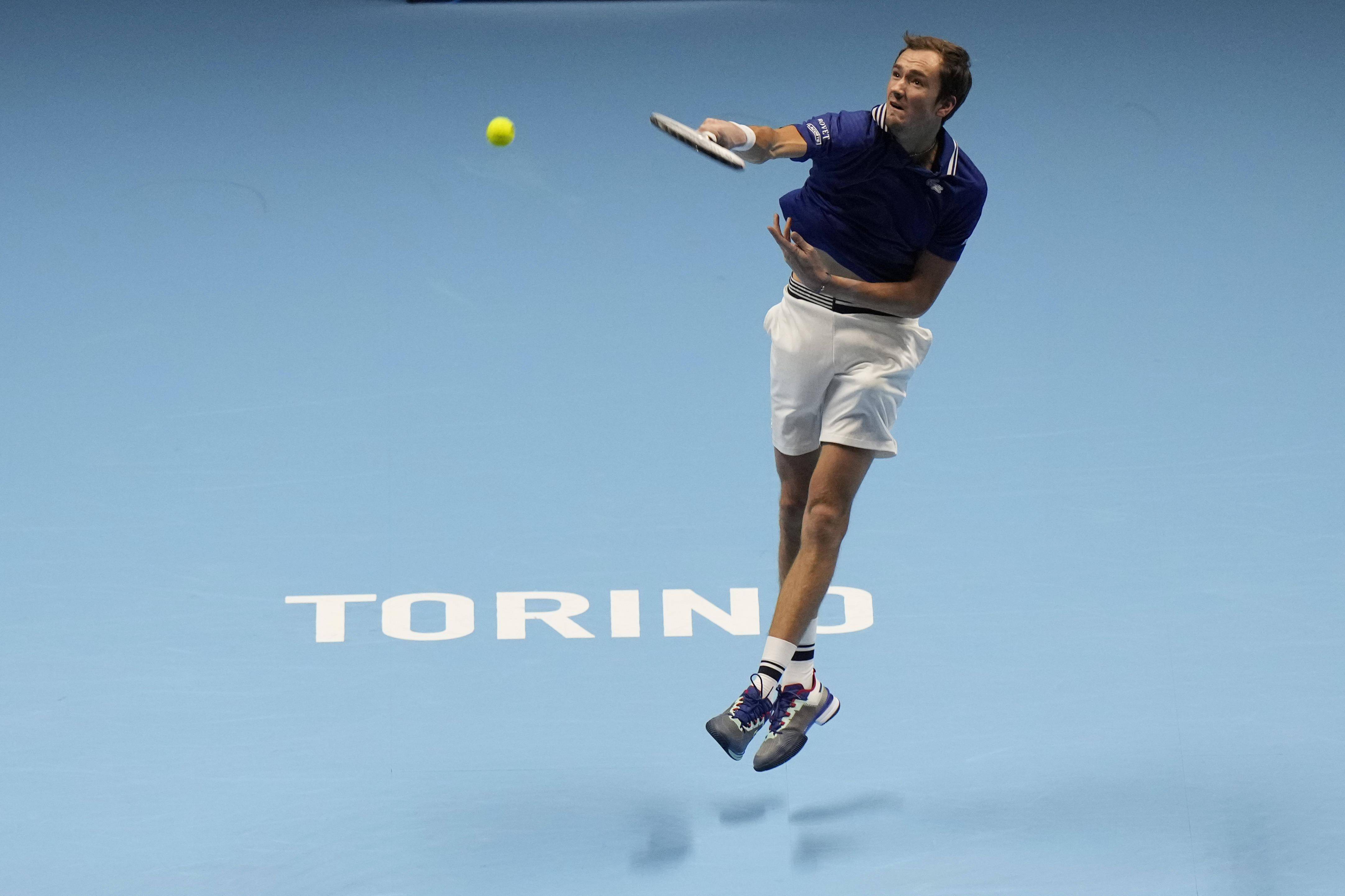 世界网球队完胜意大利网球队,梅德韦杰夫关键制胜的简单介绍 世界网球队完胜意大利网球队,梅德韦杰夫关键制胜的简单介绍