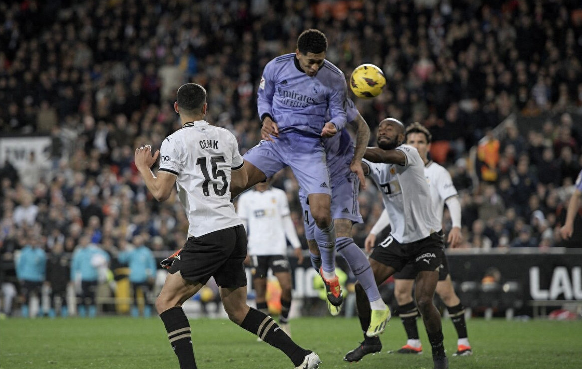 那不勒斯绝杀巴西，贝林厄姆刷新纪录