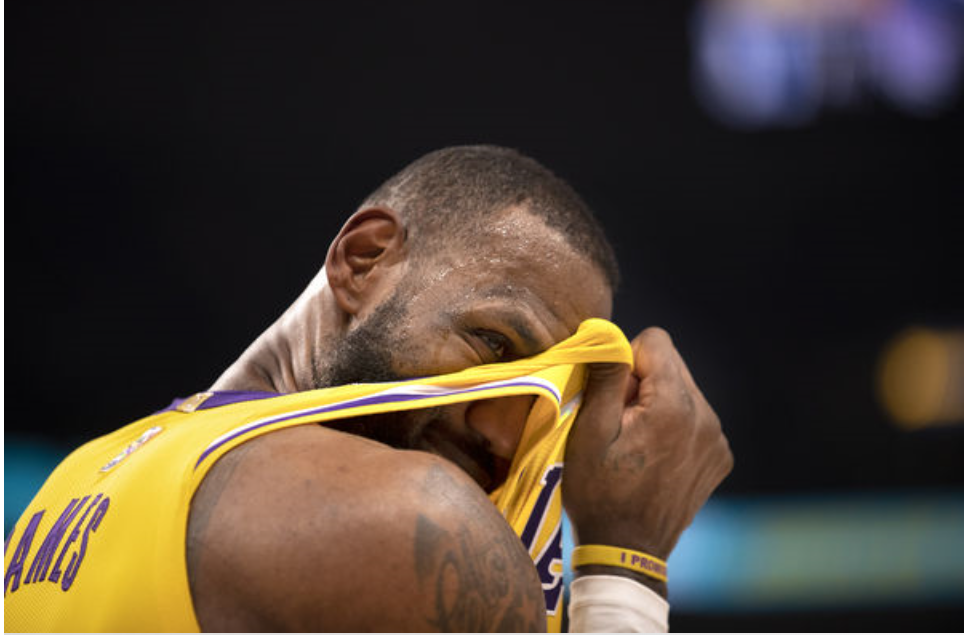 关于小牛队加时战胜爵士，实现惊险逆转取得胜利的信息