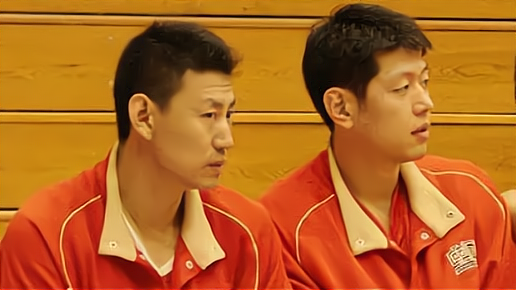 包含对决见高下：顶尖球队争夺胜利的词条