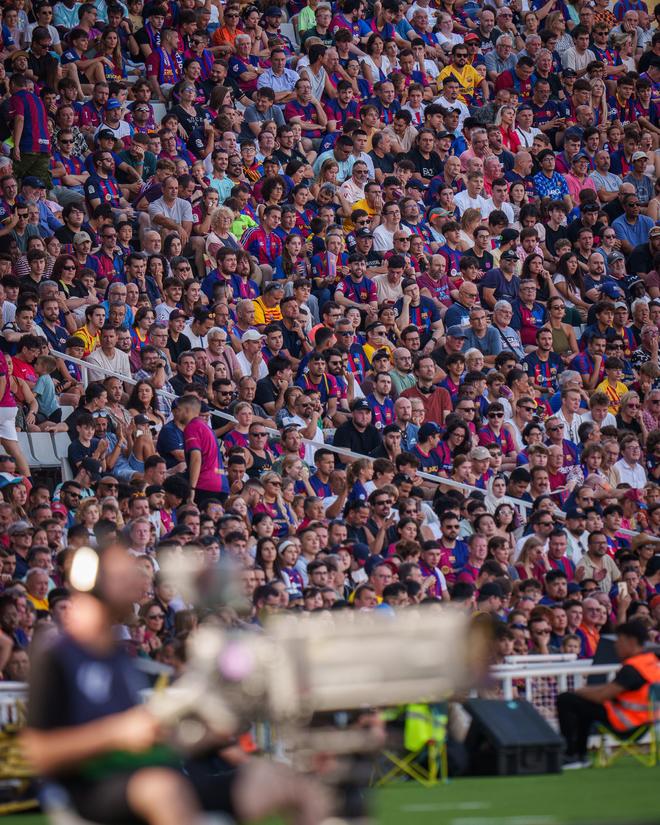 球迷热情高涨!西班牙比赛现场气氛火爆的简单介绍 球迷热情高涨!西班牙比赛现场气氛火爆的简单介绍