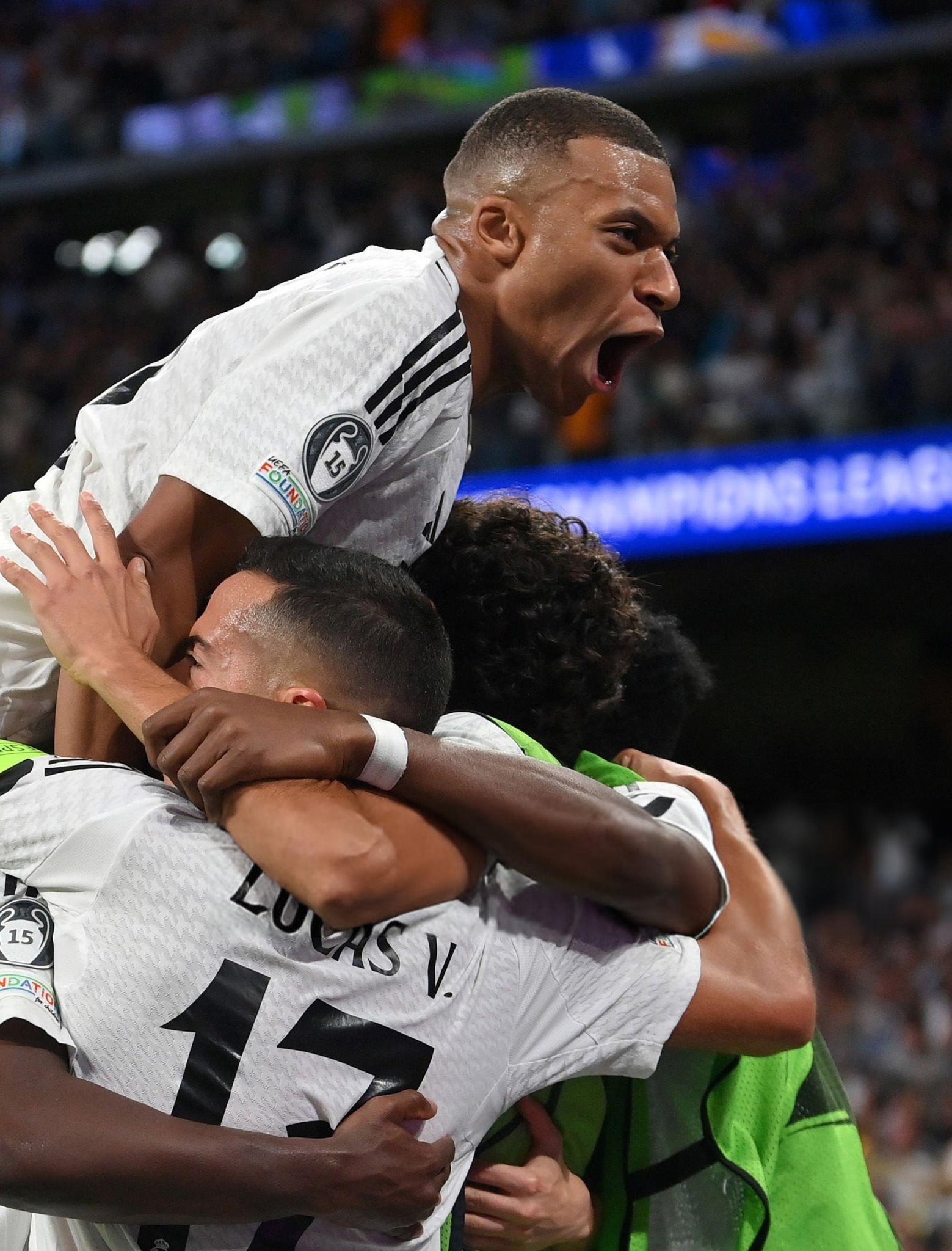 包含逆向追击:球队在比赛中顽强反击逆转胜利的词条 包含逆向追击:球队在比赛中顽强反击逆转胜利的词条