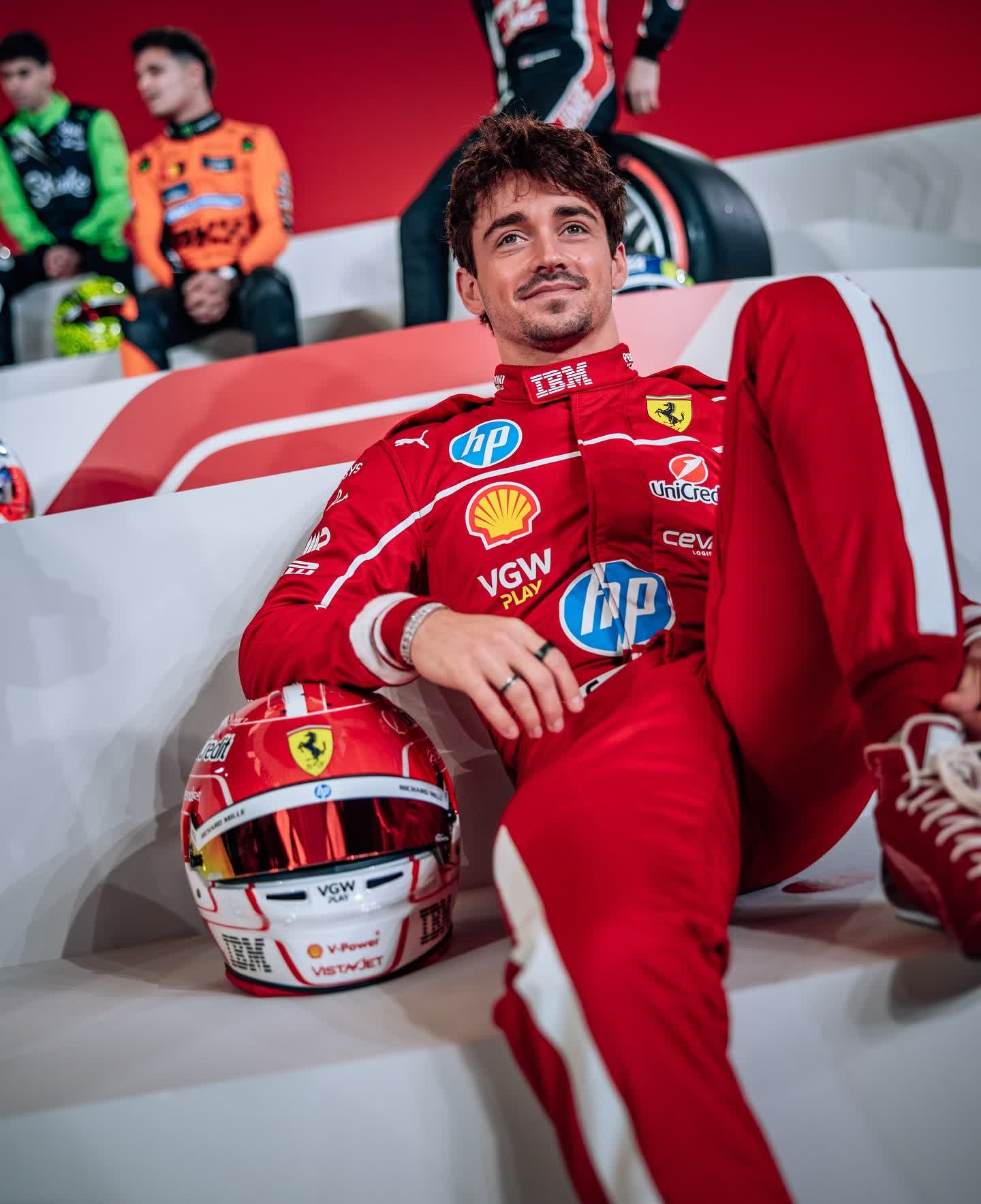 PG电子娱乐官网下载-雷诺车队险胜法拉利，塞恩斯高光表现的简单介绍