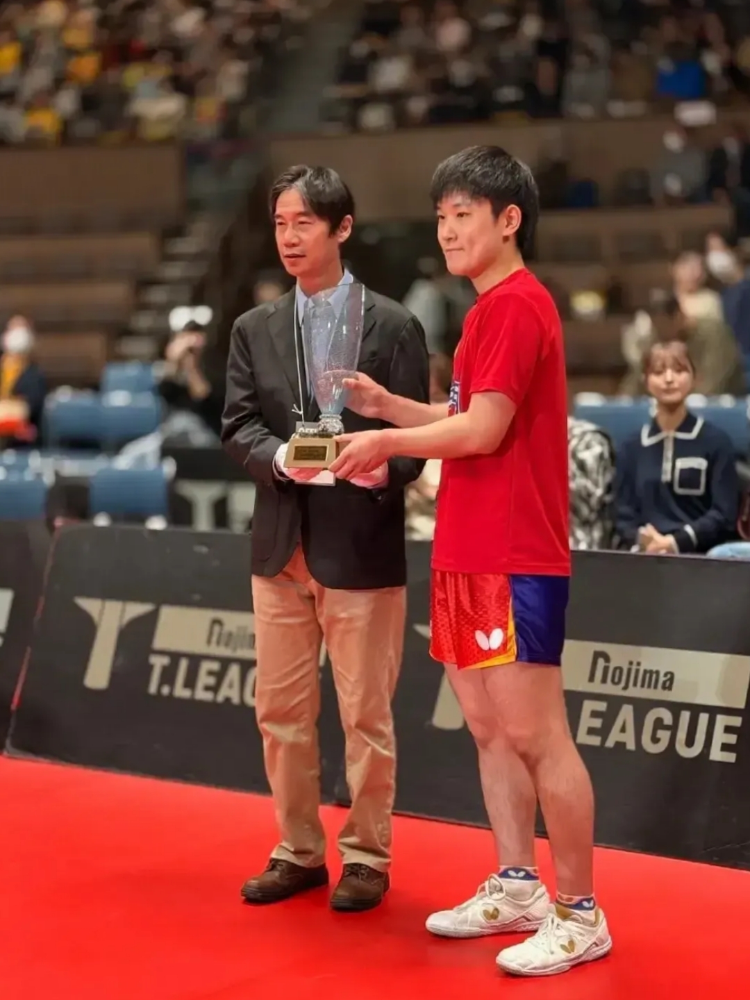 包含奥地利乒乓球队逆转日本乒乓球队，张本智和统治全场的词条