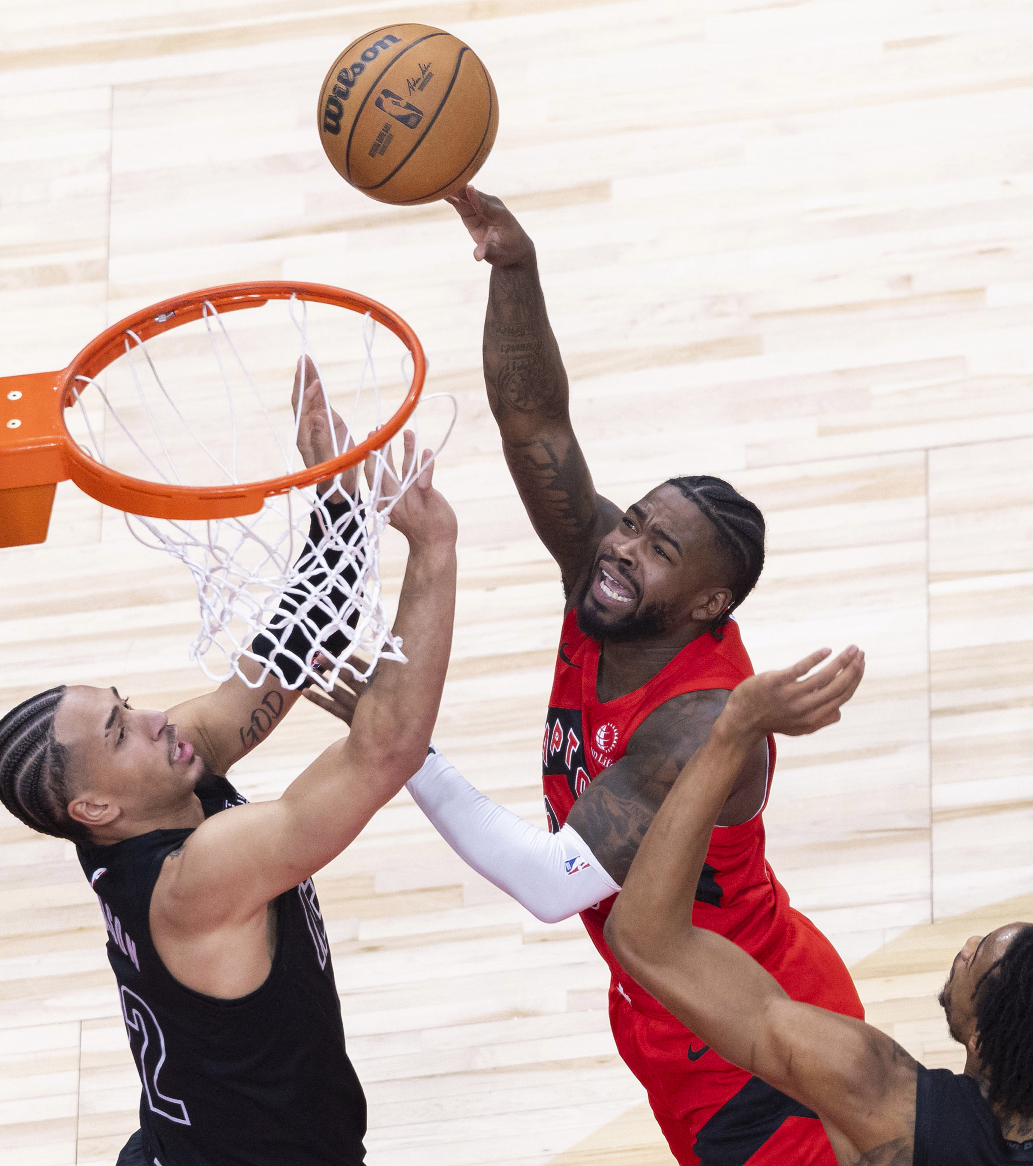 猛龙完胜鹈鹕，霍勒迪高光表现的简单介绍