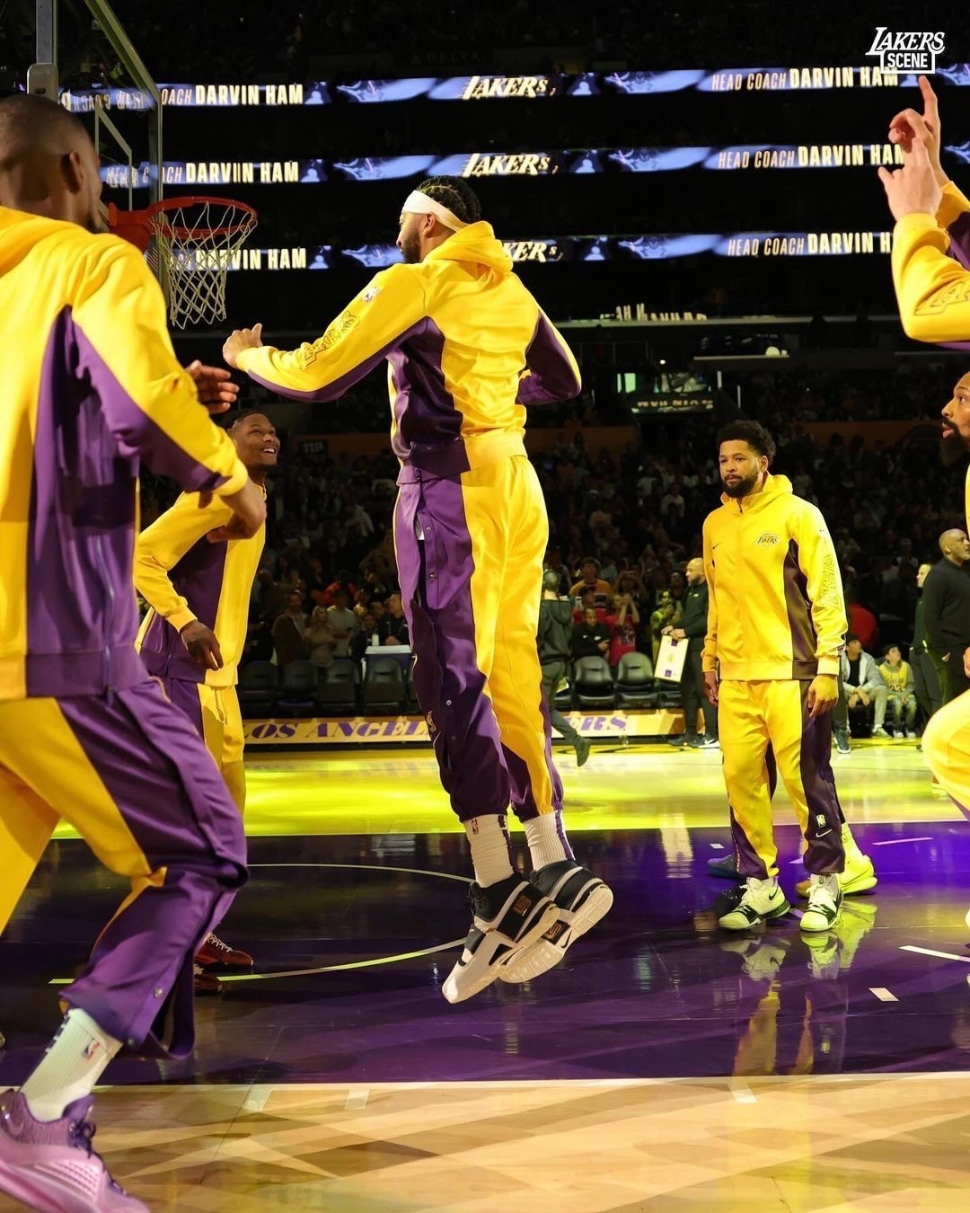 PG电子娱乐在线-包含湖人B队鏖战雄鹿B队，米切尔三分雨点燃全场的词条