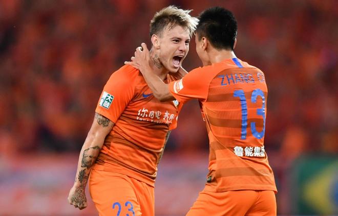 广州队完胜上海队，福克斯关键制胜