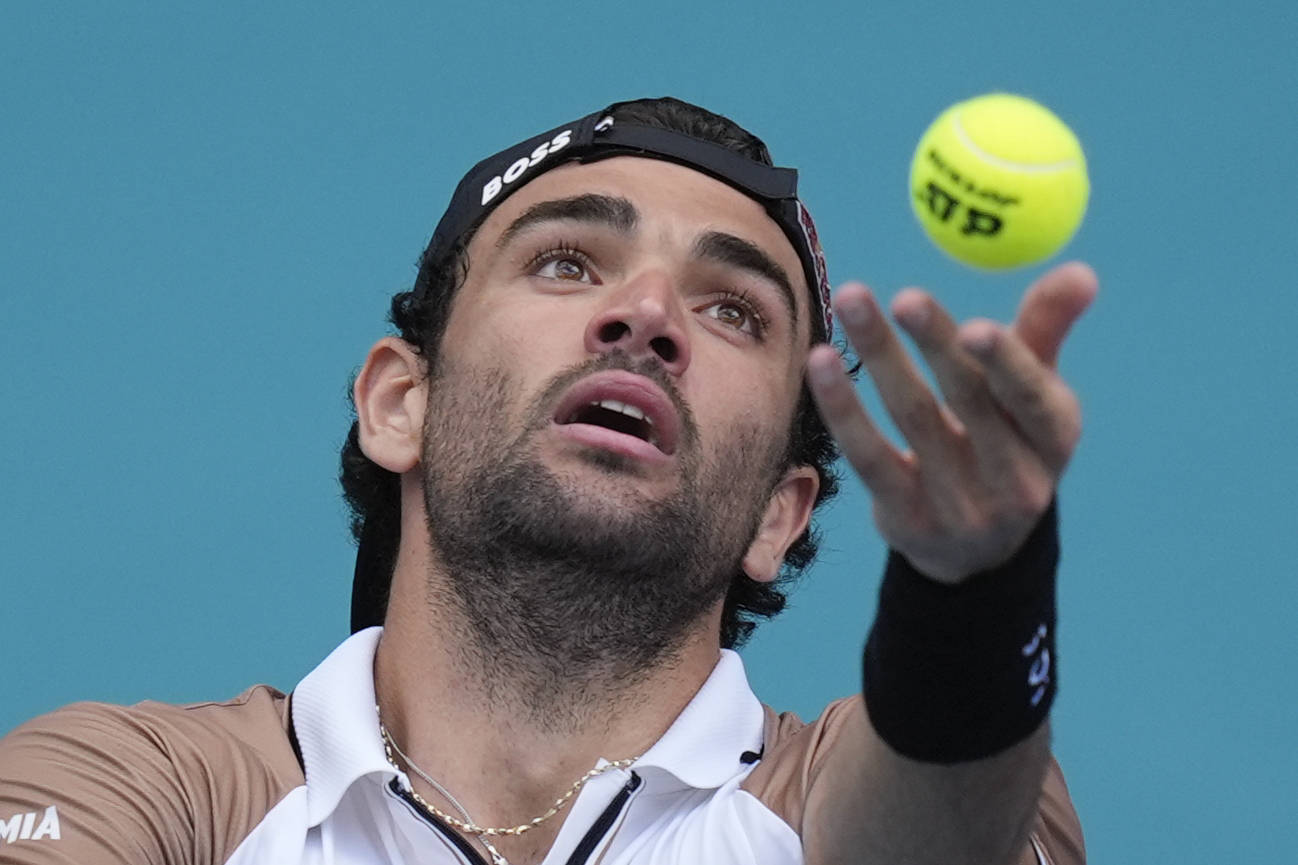 意大利网球队险胜德国网球队，穆雷完成帽子戏法的简单介绍