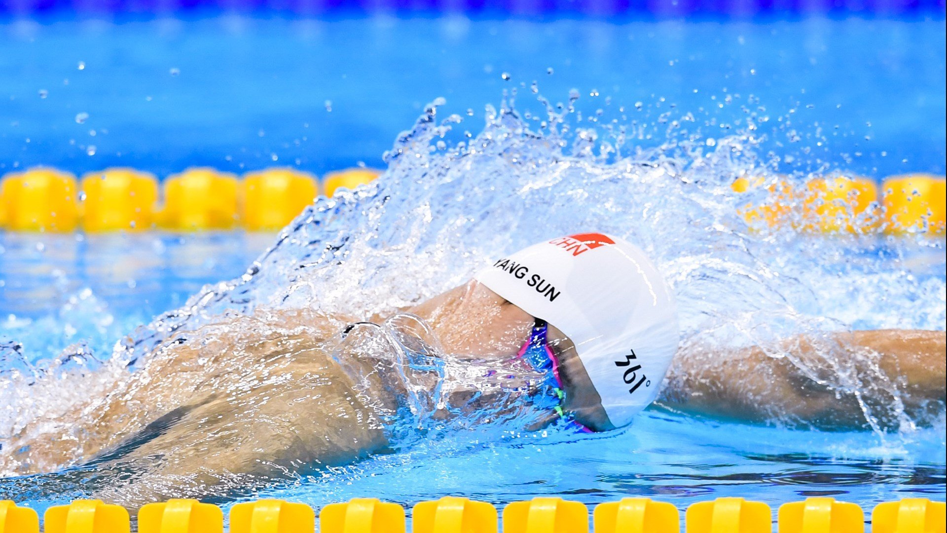 上海风暴席卷达拉斯，恩比德化身关键先生，助上海队历史性击败独行侠