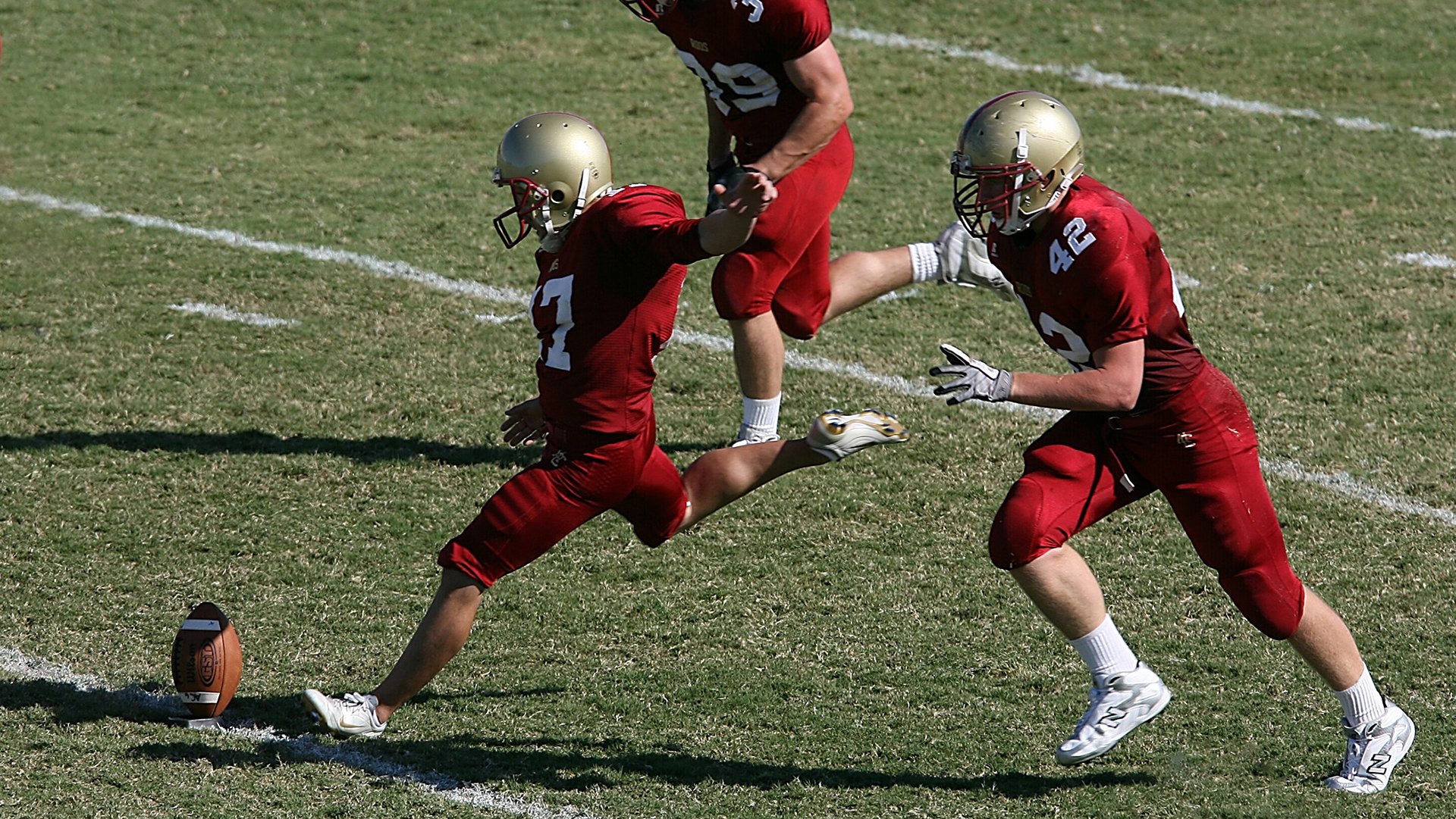 范戴克惊艳四座，喀麦隆横扫澳大利亚，当个人天赋与团队荣耀交相辉映