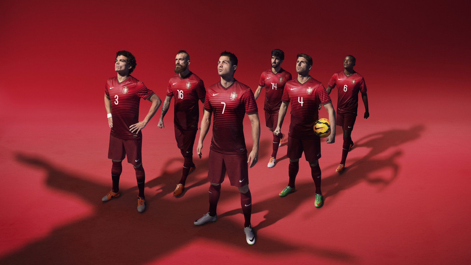 北欧寒夜，蓝黑烈焰，劳塔罗单节爆发击穿挪威防线，国际米兰展现欧冠级统治力